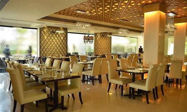 Top 10 Most Famous Restaurants In India World Blaze