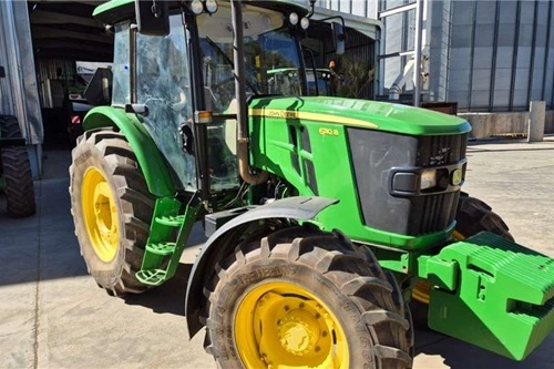 John Deere 6110 B